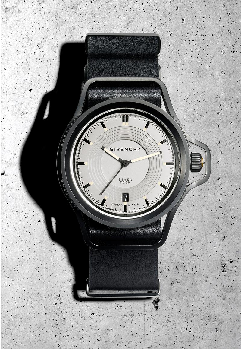 話題の人気 GIVENCHY watch seventeen givenchy すちにつて - 腕時計