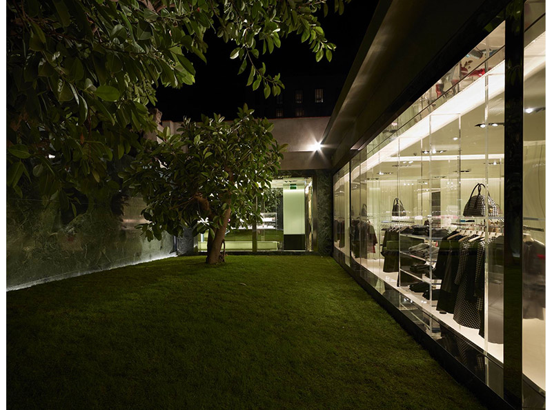 prada_barcelona_store_fy5