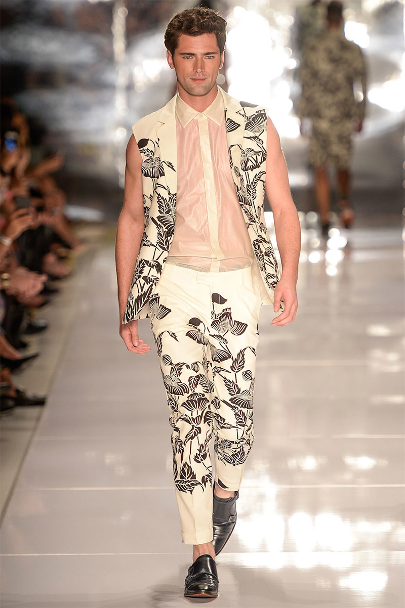 Colcci_ss15_fy22