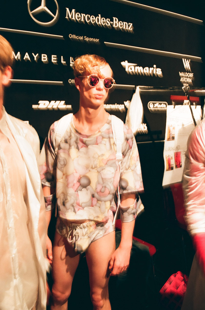 Julian-Zigerli-SS15-Backstage_fy7