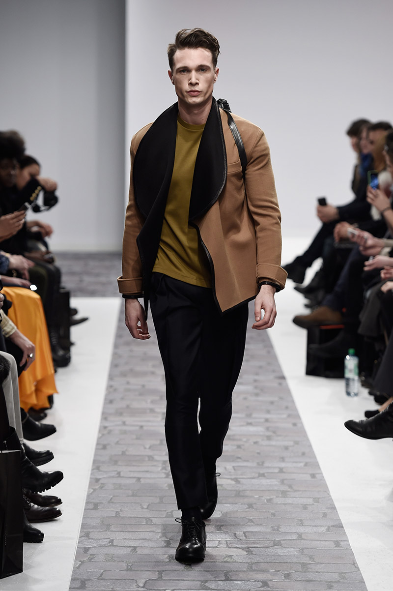 DYN_fw15_fy8