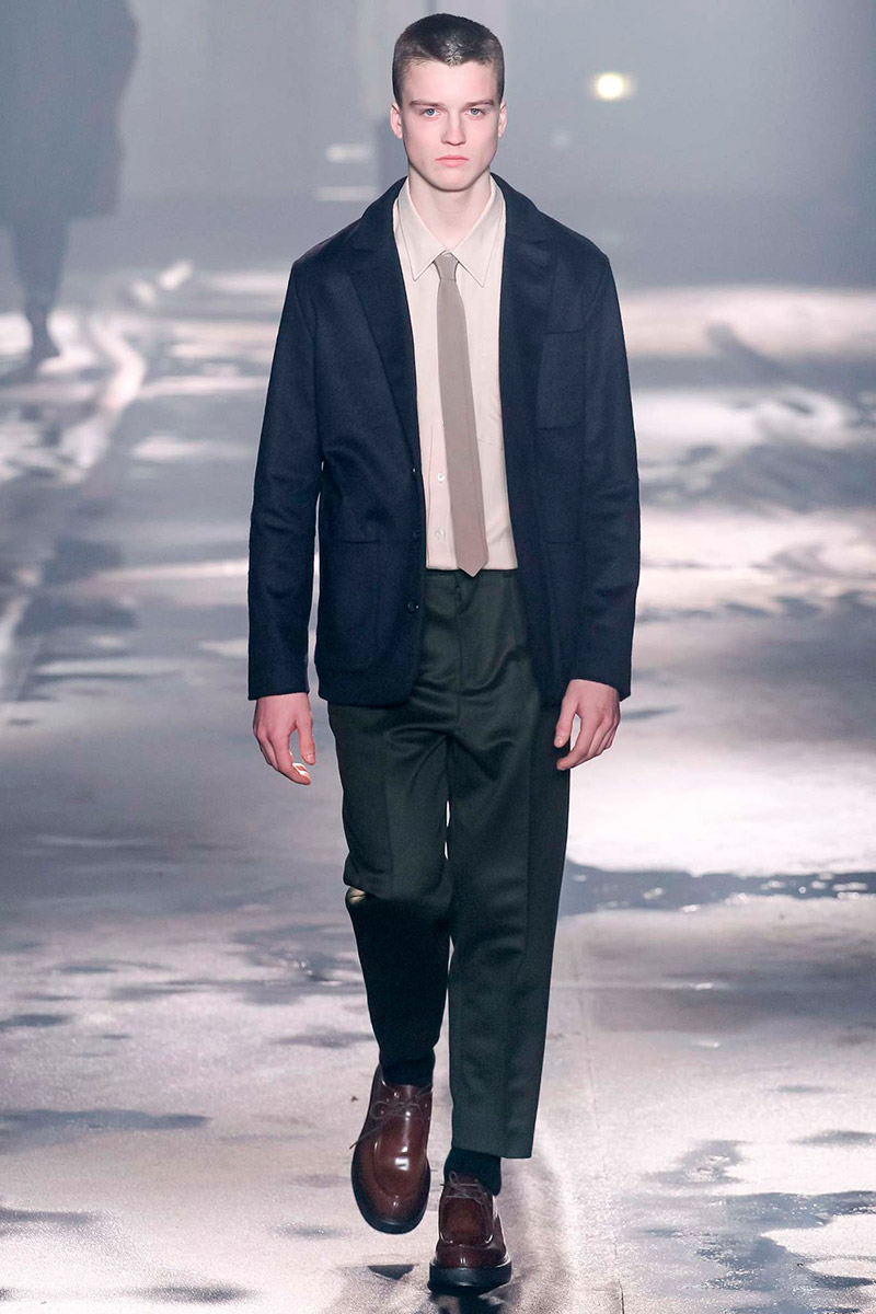 ami-fw15_fy6