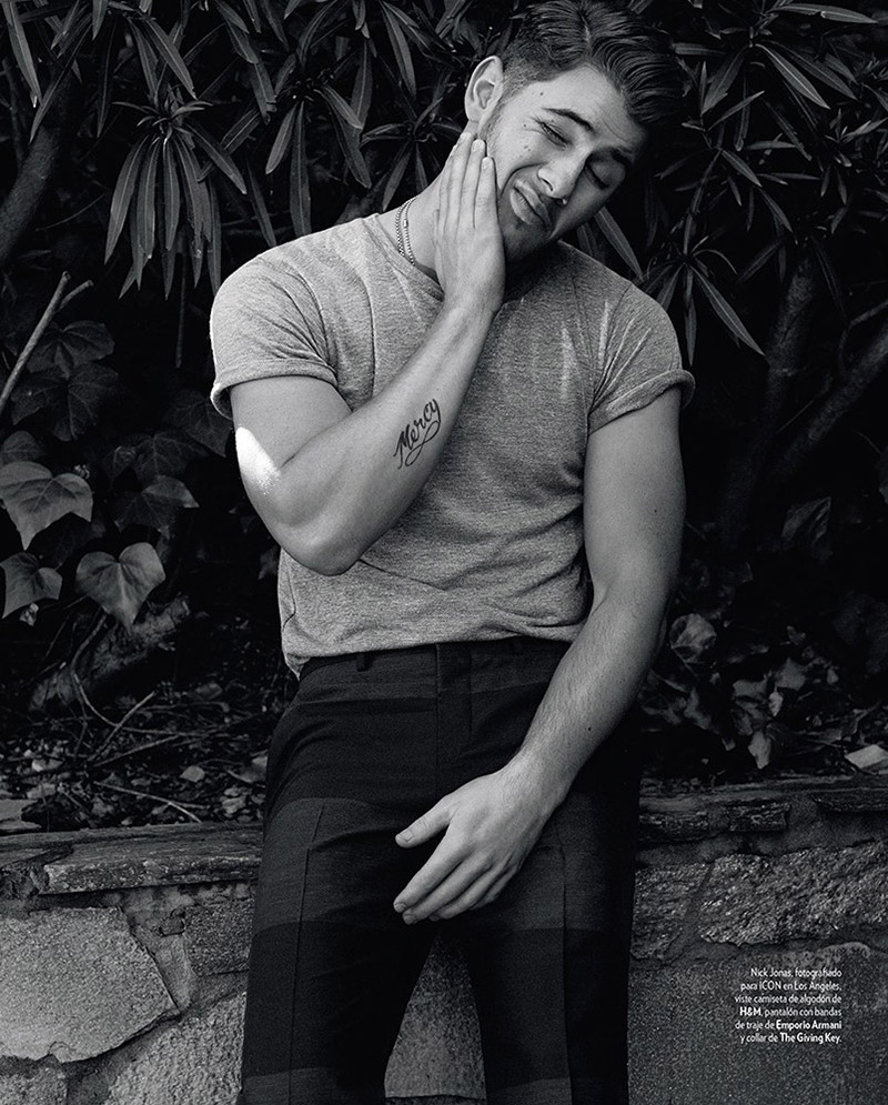 Nick-Jonas-by-Michael-Schwartz_fy2