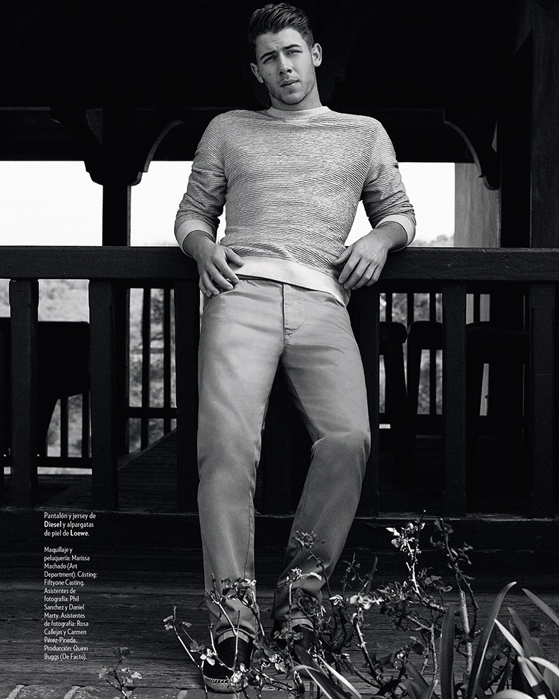 Nick-Jonas-by-Michael-Schwartz_fy4