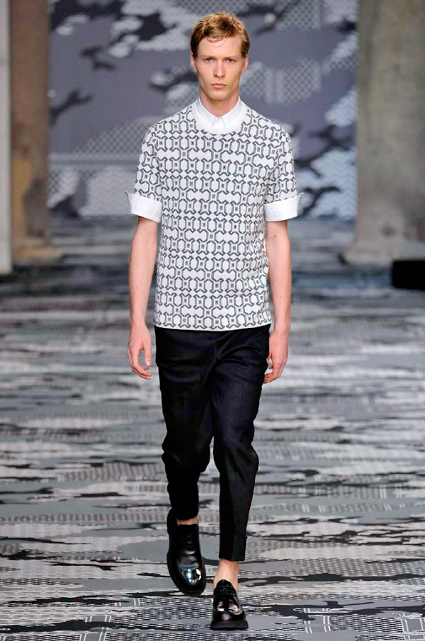 Neil-Barrett_ss16_fy28