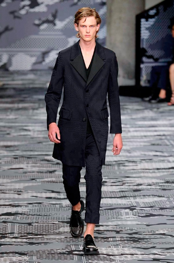 Neil-Barrett_ss16_fy37