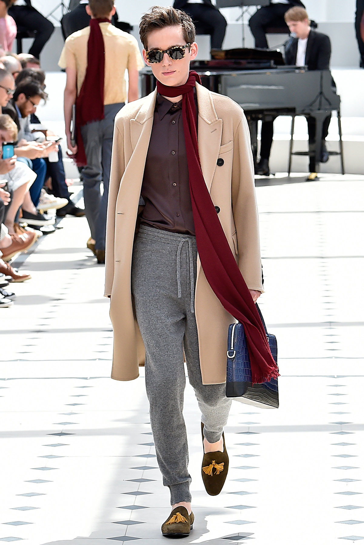 burberry_ss16_lcm_fy33