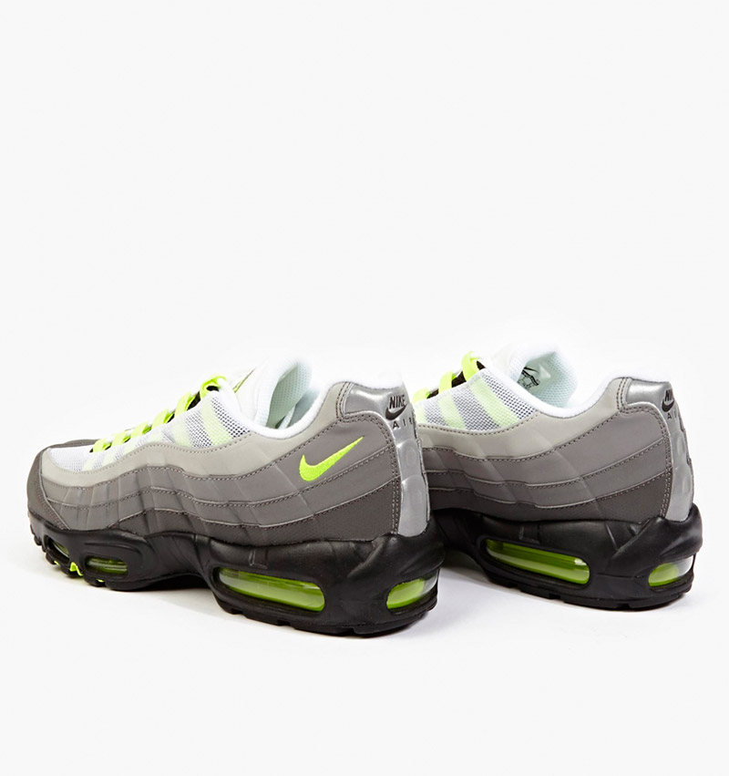 NIKE.-Reflective-Air-Max-95-OG-Premium-Sneakers3