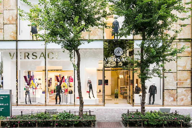 Versace-opens-a-new-boutique-in-Tokyo_fy2