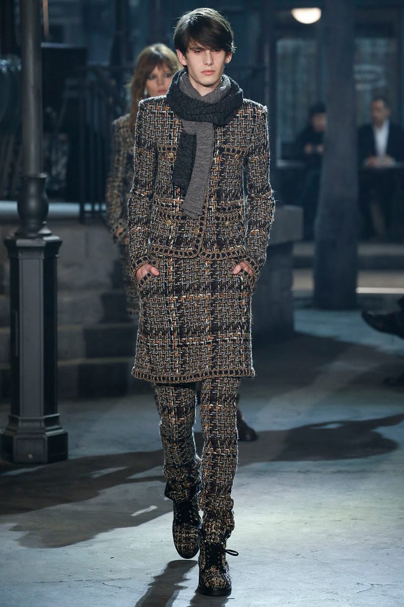 Chanel-Metiers-dArt-Pre-Fall-2016_fy1