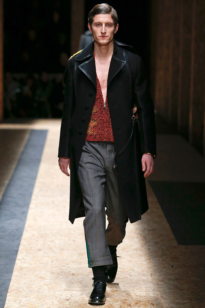 prada_fw16_fy36