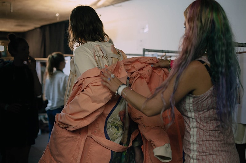 Alex-Mullins-SS17-Backstage_fy1