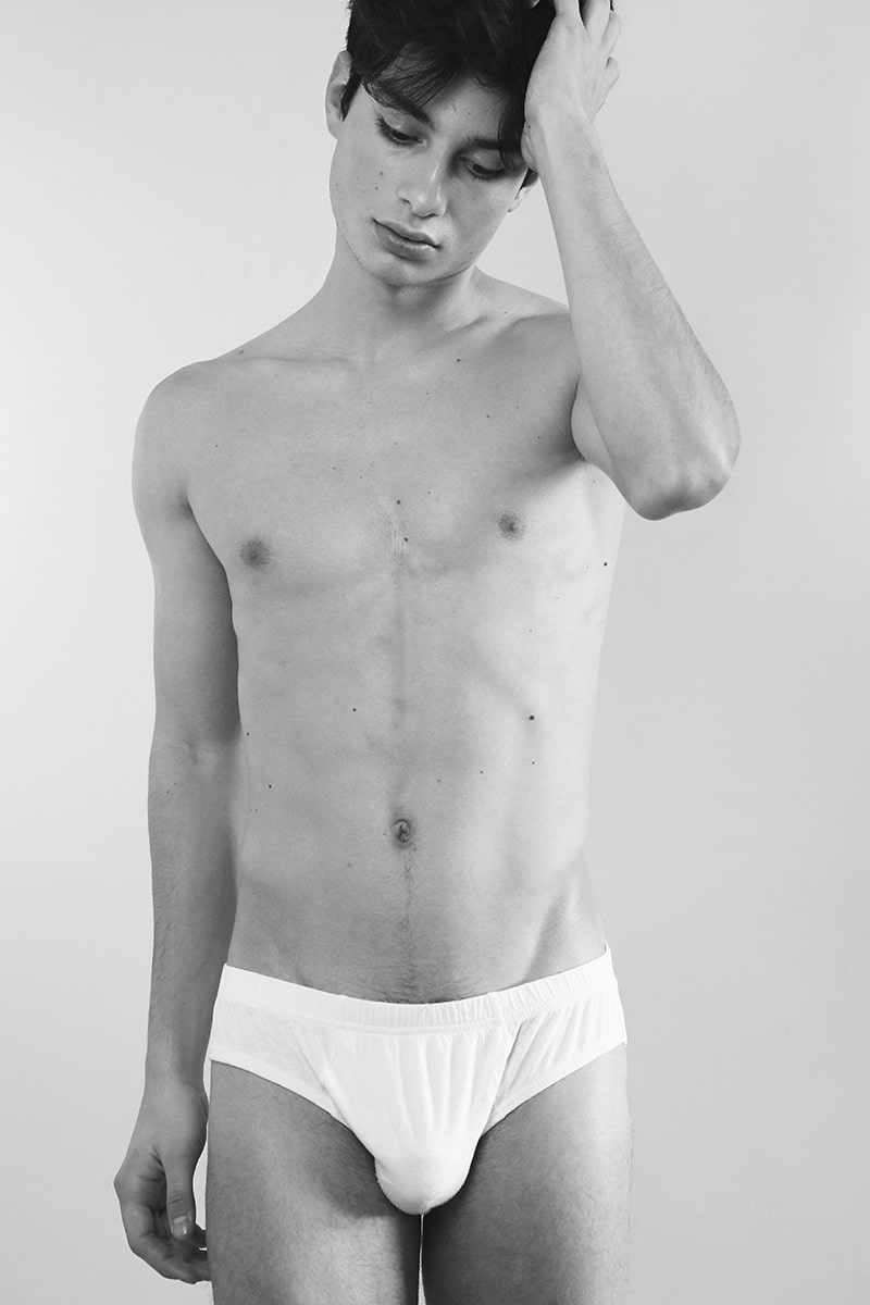 NEW FACE: Ayrton de Quadros - Fucking Young!