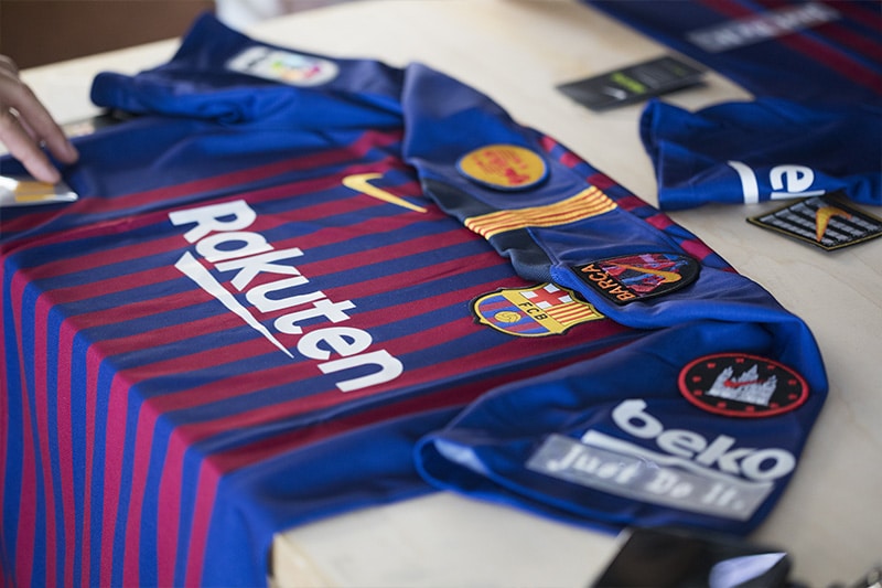 For the first time, customizing the FC BARCELONA jersey - Fucking