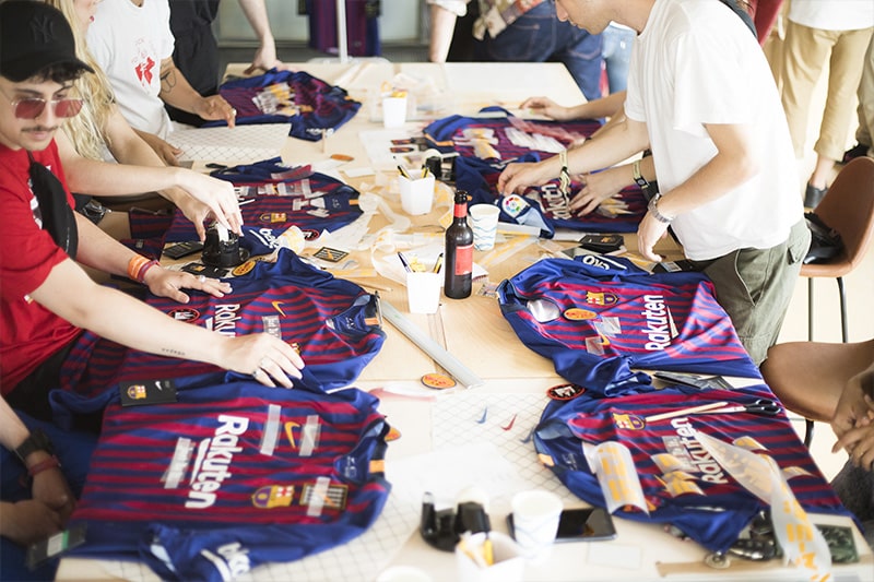 For the first time, customizing the FC BARCELONA jersey - Fucking