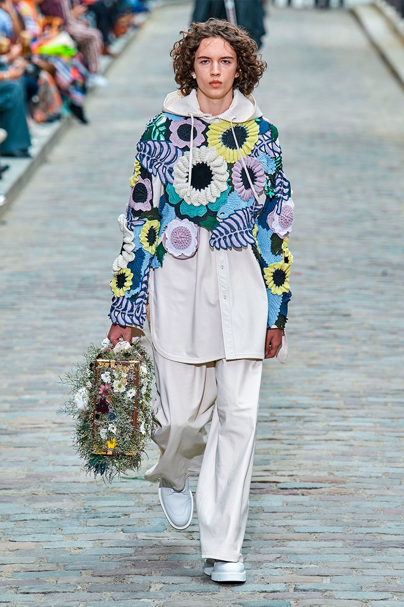 FASHION Este es el primer vistazo del cinturón de Louis Vuitton  Spring/Summer 2021 — @louisvuitton