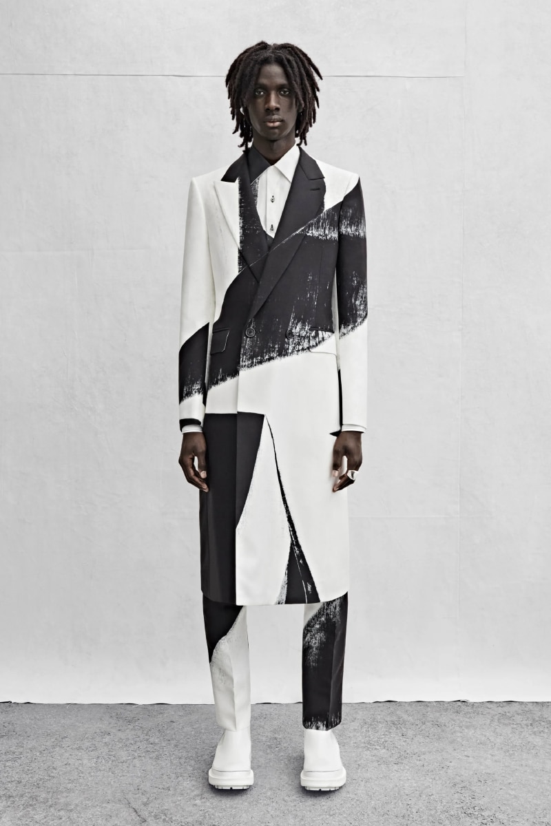 ALEXANDER MCQUEEN'S PRE SPRING SUMMER 2024 MENSWEAR COLLECTION