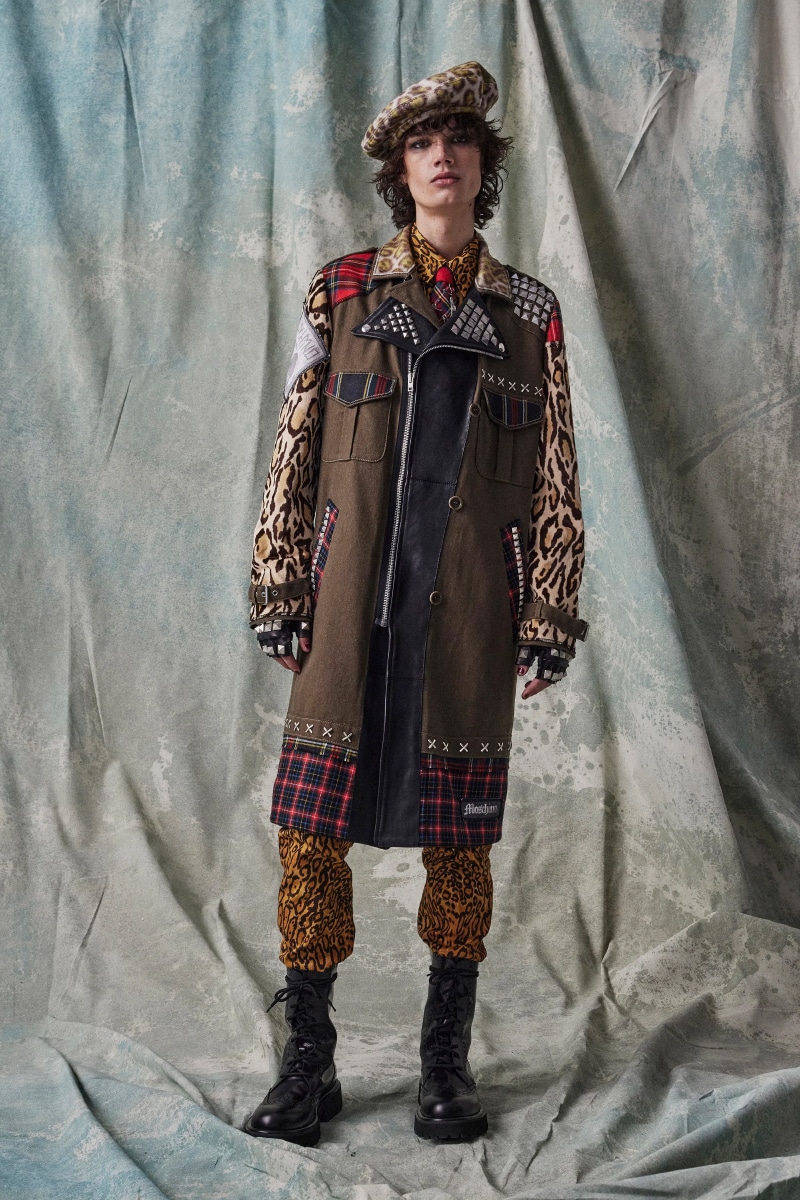 Moschino Uomo Pre-Fall 2023 - Fucking Young!