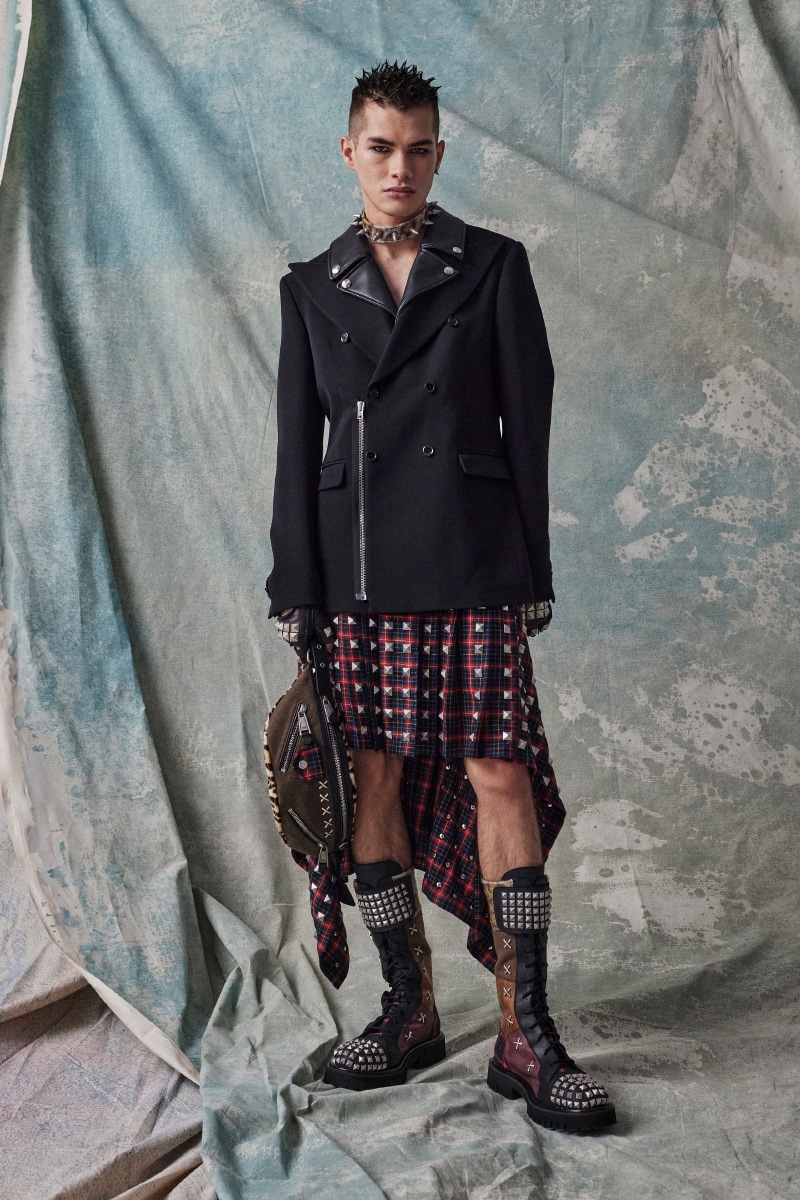 Moschino Uomo Pre-Fall 2023 - Fucking Young!