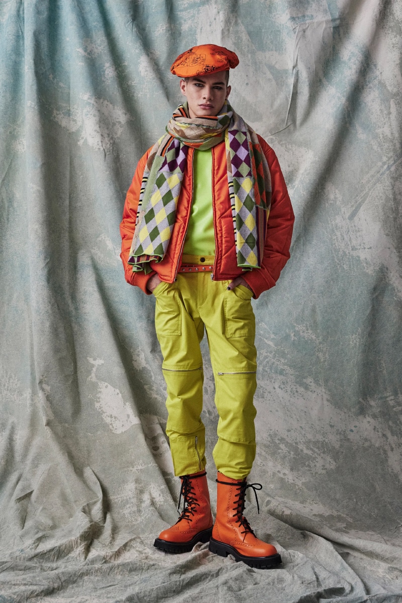 Moschino Uomo Pre-Fall 2023 - Fucking Young!