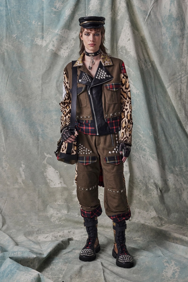 Moschino Uomo Pre-Fall 2023 - Fucking Young!