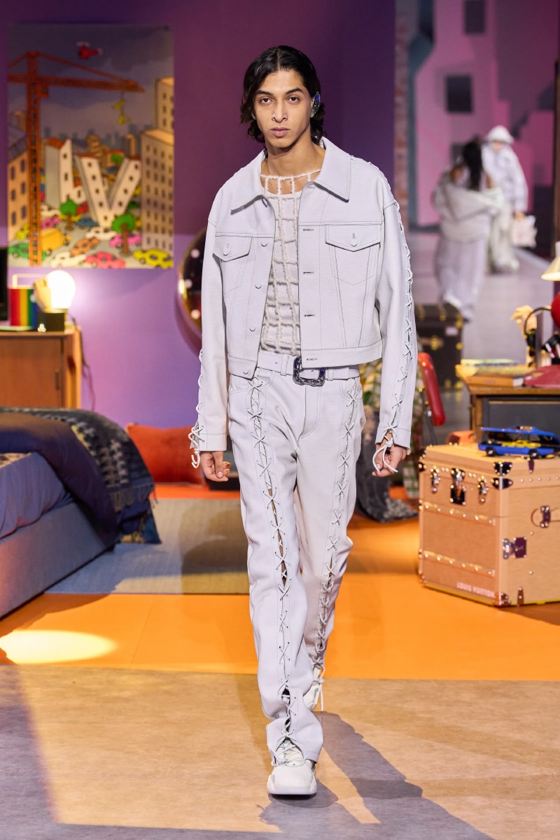 Louis Vuitton FW23: the blurred vision of a bright future - HIGHXTAR.