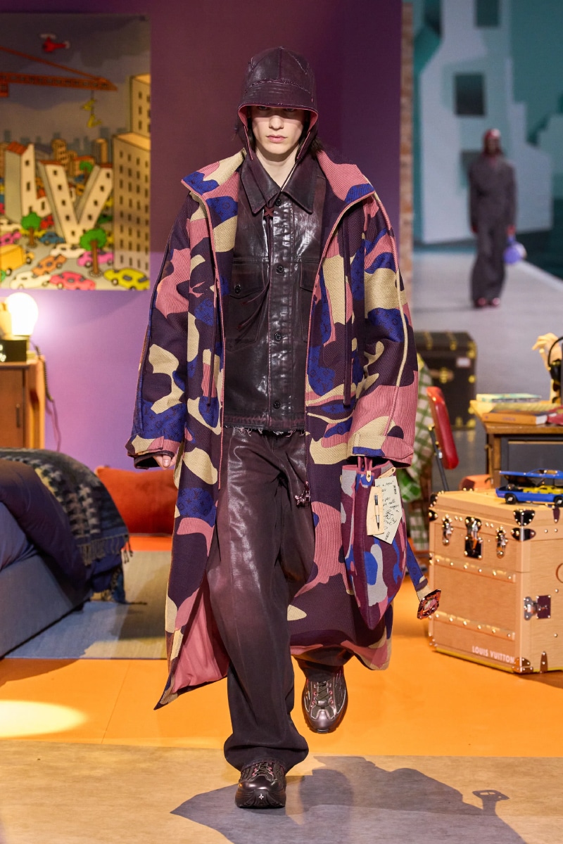 Louis Vuitton FW23: the blurred vision of a bright future - HIGHXTAR.