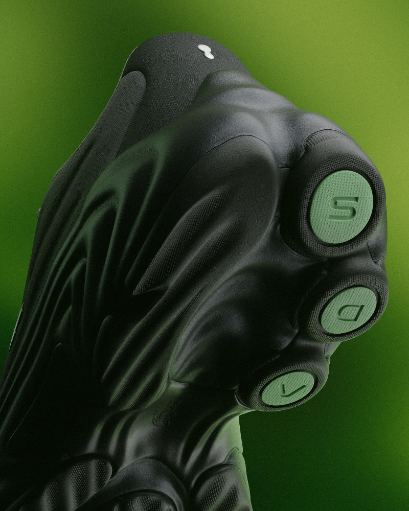 Lacoste's Spinor: A New Shape for the Crocodile - Fucking Young!