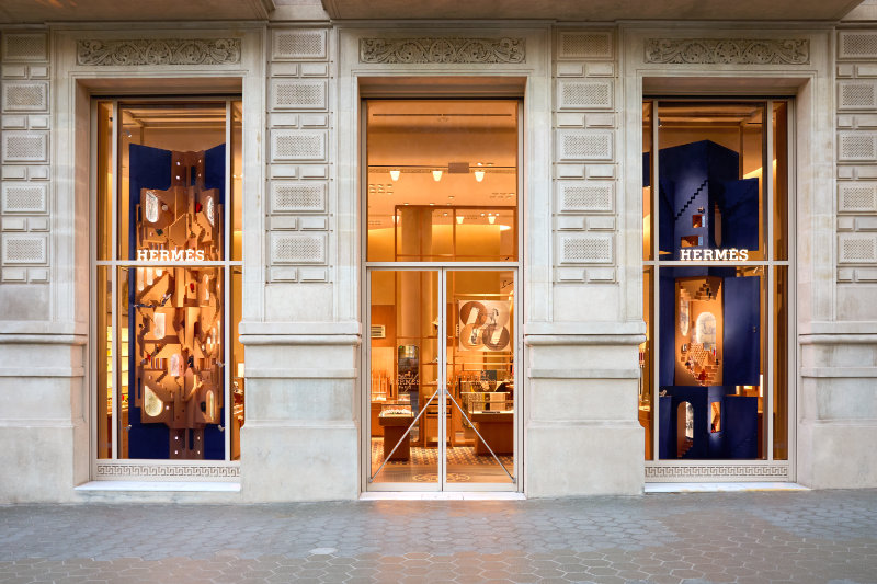 Mesura Brings an Infinite Staircase to Hermès in Barcelona