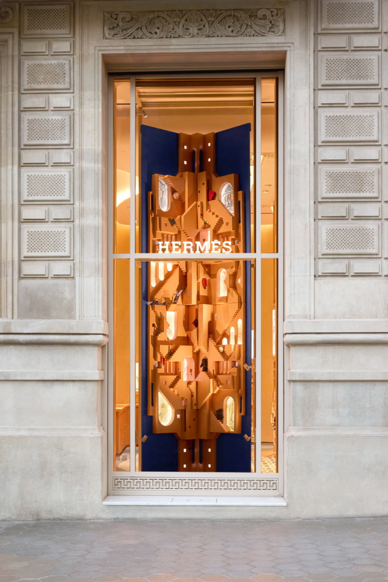 Mesura Brings an Infinite Staircase to Hermès in Barcelona