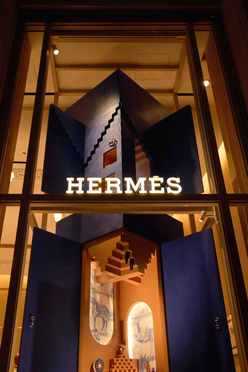 Mesura Brings an Infinite Staircase to Hermès in Barcelona