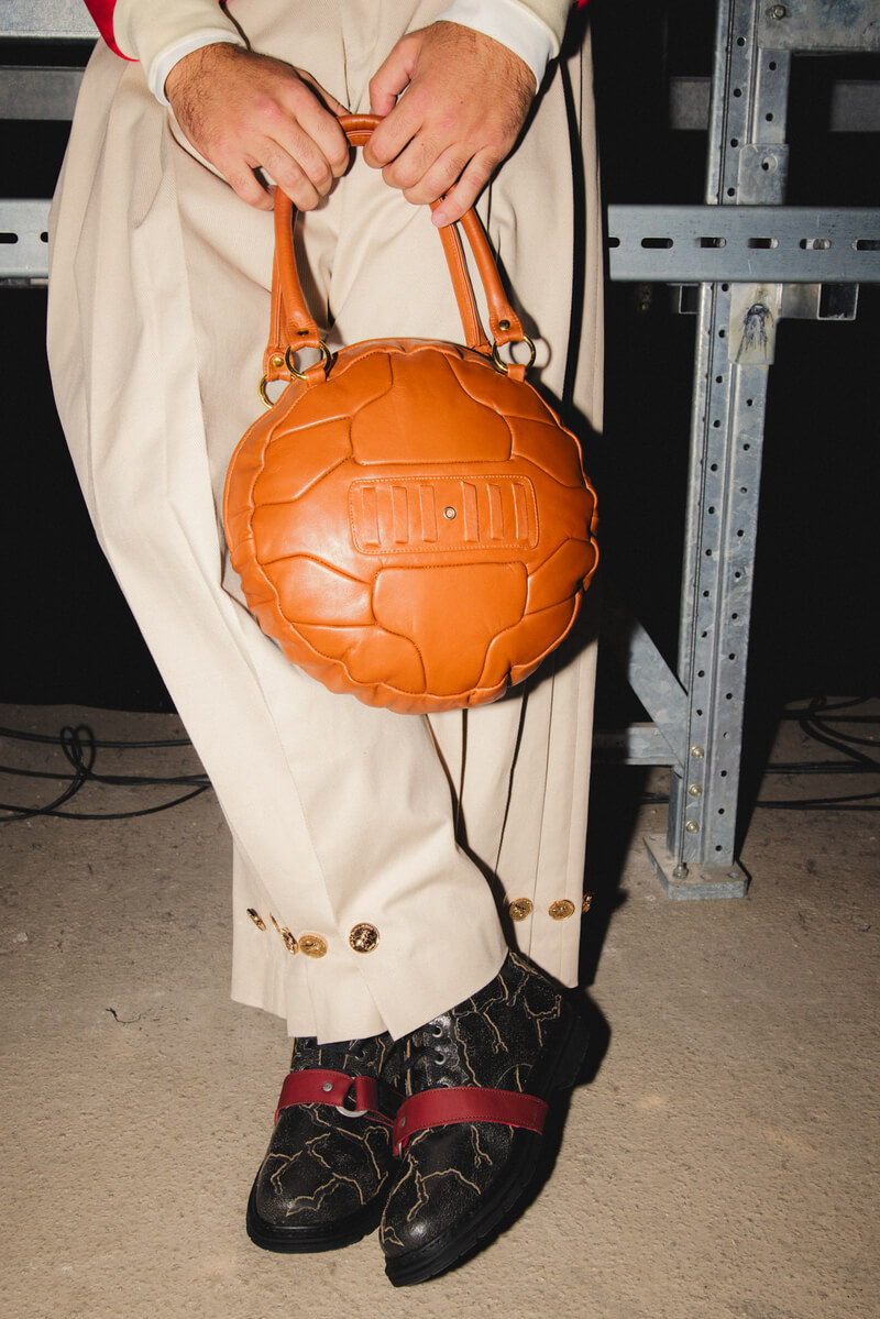 L’AMAR: the Art of Fashioning History