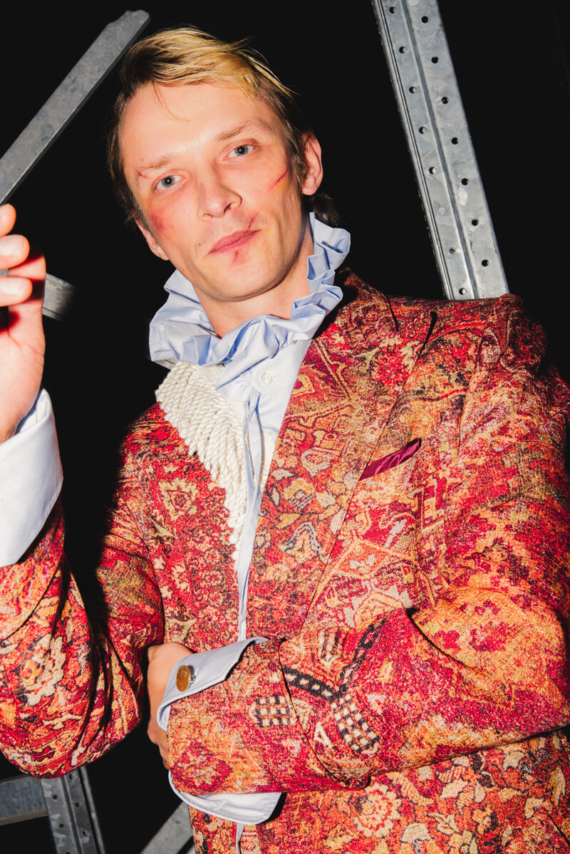 L’AMAR: the Art of Fashioning History